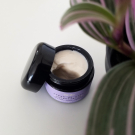 Swatch de narvaline : Crème de soin essentielle, Slolie