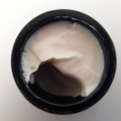 Swatch de narvaline : Crème de soin essentielle, Slolie