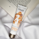 Swatch de Shadya : Crème solaire SPF50 Ma Protection Joli Teint, Omum