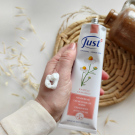 Swatch de Marichka : Crème pour les mains, Just en France