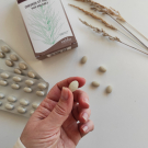 Swatch de Marichka : 100 cures de Capilongles - Beauté de la peau, des cheveux et des ongles, Inebios Laboratoires