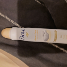 Swatch de attilatyron : Déodorant spray - Pierre d'alun & beurre de karité - 200 ml, Dove