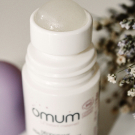 Swatch de NesliArs : LE DÉODORANT LE DÉLICAT D'OMUM : 80 SOINS À TESTER !, Omum