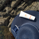 Swatch de Nolrag_sc : Crème Solaire, Sarmance