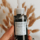 Swatch de luniversdeleapro : Gelee noire nettoyante aux actifs purifiants, La Canopée