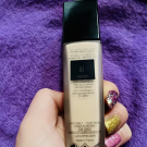 Swatch de AMnezKa : Teint Idole Ultra Wear, Lancôme