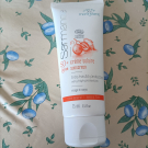 Swatch de Paillettes cosmiques : 50   crème solaire, Sarmance