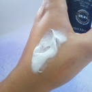 Swatch de Eniraa86 : Gommage corps Cavia, CORÈME PARIS