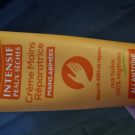 Swatch de Steph57 : Crème mains réparatrices (mains abimées), Mixa