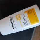 Swatch de Moraei : Fluide Ultra-Léger SPF50, Dermina