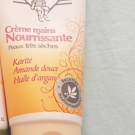 Swatch de Ise Lan : Crème Mains Nourrissante Peaux Très Sèches, Le Petit Marseillais