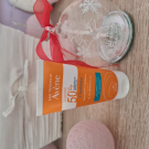 Swatch de Marionjou18380 : Cleanance peaux grasses a imperfection spf50, Eau Thermale Avène