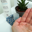 Swatch de Mygtesteuse : Fluide Natif Démaquillant, Laboratoires Lilas Blanc