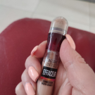 Swatch de KAT4444 : Instant Anti Age l'Effaceur Yeux, Maybelline New York