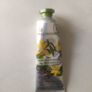 Swatch de Suavela : Crème mains sensuelle Vanille Bourbon, Yves Rocher