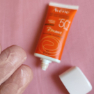 Swatch de zaz19 : B-Protect SPF 50, Avène