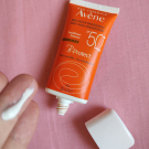 Swatch de zaz19 : B-Protect SPF 50, Avène