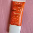 Swatch de zaz19 : B-Protect SPF 50, Avène