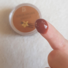 Swatch de naya_et_celia : Scrub lèvres Vanille, DISTILLERIE LUEUR DU SUD