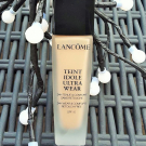 Swatch de Marikaelle : Teint Idole Ultra Wear, Lancôme