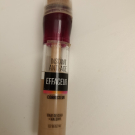 Swatch de rodetlili : Instant Anti Age l'Effaceur Yeux, Maybelline New York