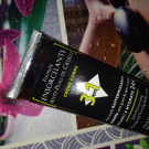 Swatch de audreylegroz : Formule Ensorcelante Anti-Peau de Croco - Crème Corps 3 en 1, Garancia