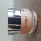 Swatch de dollgirl38 : Moisture Surge Extended Thirst Relief - Gel Crème Désaltérant Intense Peaux Déshydratées, Clinique