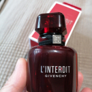 Swatch de Stef59222 : L'interdit eau de parfum rouge, Givenchy