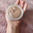 Swatch de Lilymi : Shimmer highlight powder, MUA Makeup Academy