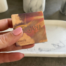 Swatch de Glycine : Hervana, Benefit Cosmetics