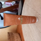 Swatch de Clémentine Lctr : Gommage corps aux Extraits de café marque Kimber, Kedem