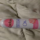 Swatch de attilatyron : Déodorant Micro Talc Bille Pivoine, Cadum