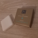 Swatch de JustTalkingAbout_Us : The ritual of Karma - Soap bar, Rituals