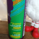 Swatch de skincarebeaute5 : Spray-soin ré-activateur Pour cheveux bouclés à crépus, Meswak