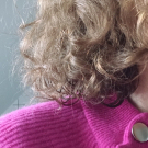 Swatch de skincarebeaute5 : Spray-soin ré-activateur Pour cheveux bouclés à crépus, Meswak