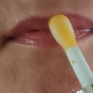 Swatch de skincarebeaute5 : Eclat Minute Huile Confort Lèvres, Clarins