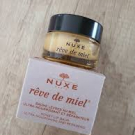 Swatch de MelleJohanna : Baume Lèvres Ultra Nourrissant Rêve de Miel, Nuxe