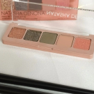 Swatch de skincarebeaute5 : Mini Retro - Palette de fards à paupières format voyage, Natasha DENONA