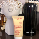 Swatch de Catskrz : Doux Nettoyant Moussant - Peaux Sèches ou Sensibles, Clarins