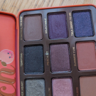 Swatch de Little_me : Sweet Peach Palette de fards à paupières, Too Faced