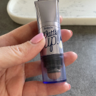 Swatch de Glycine : Watt's Up, Benefit Cosmetics