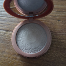 Swatch de Elixiea35 : Poudre de soleil haute tolérance, Eye Care Cosmetics