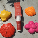 Swatch de Girly'S Family : Fluide solaire bio SPF50, Sarmance