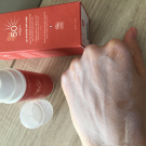 Swatch de Girly'S Family : Fluide solaire bio SPF50, Sarmance