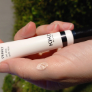 Swatch de Clémentine Lctr : Base yeux illuminatrice - Pearly Eye Base, Kiko