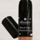 Swatch de d...illon : Blush rosy cheeks & tips, Elissance