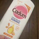 Swatch de Glycine : Creme douche surgras, Cadum