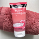 Swatch de Jade : Gel Nettoyant Exfoliant Pamplemousse Rose, Neutrogena