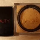 Swatch de audreylegroz : Easy Bake Loose Powder, Huda Beauty