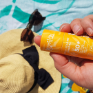 Swatch de Sof_Sof : Stick Solaire Minéral SPF50  Zéro Déchet, Marilou Bio